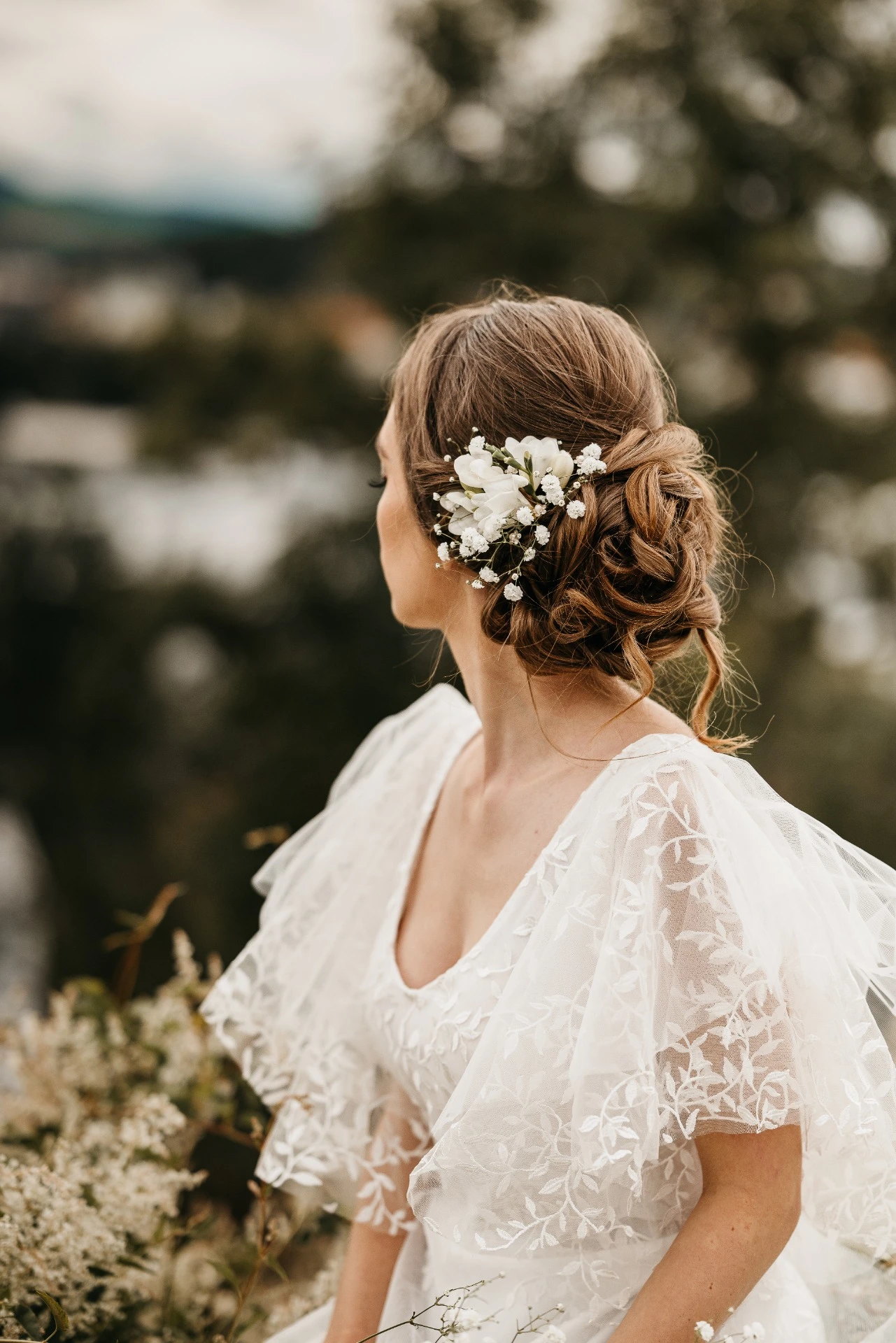 Svatební a společenský účes