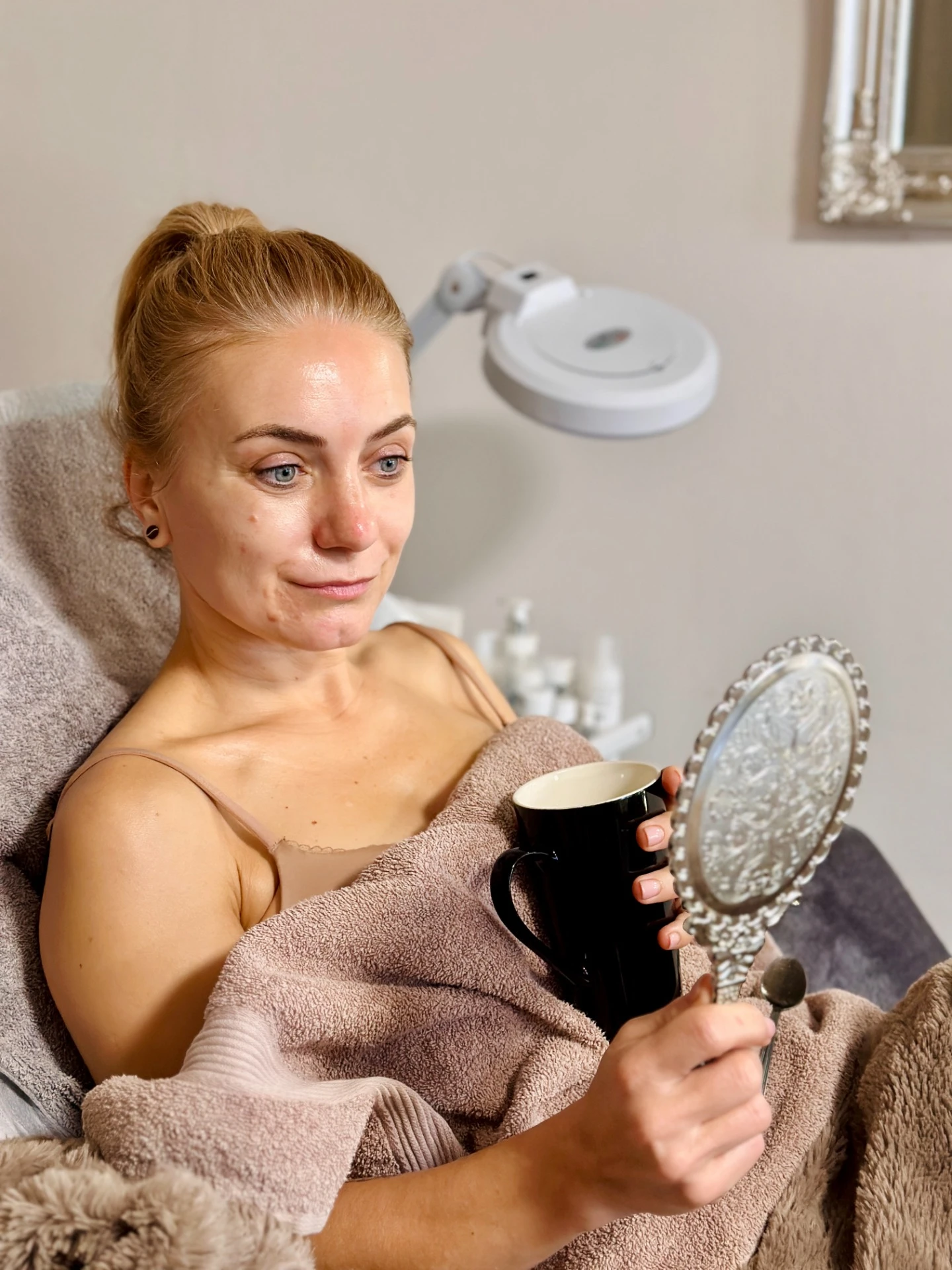 Atmosféra salonu v Berouně